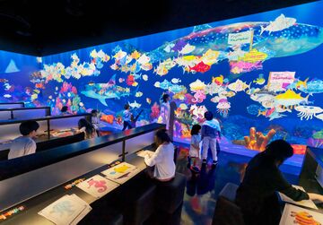 《世界とつながったお絵かき水族館》