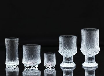 タピオ・ヴィルカラ《ウルティマ・ツーレ（ドリンキング・グラスのセット）》1968年 Tapio Wirkkala Rut Bryk Foundation Collection / EMMA ―Espoo Museum of Modern Art. © Ari Karttunen / EMMA
